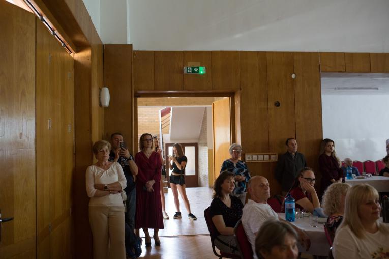 ,